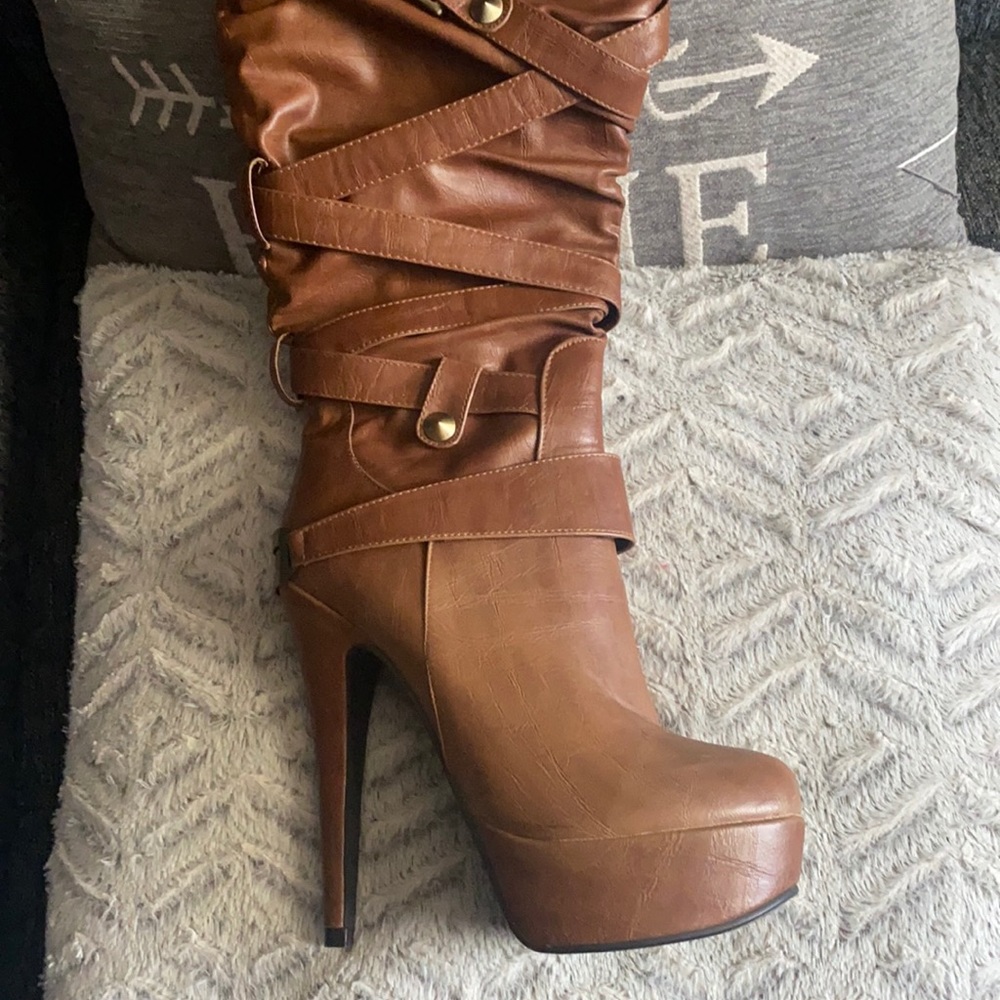 Heeled boots